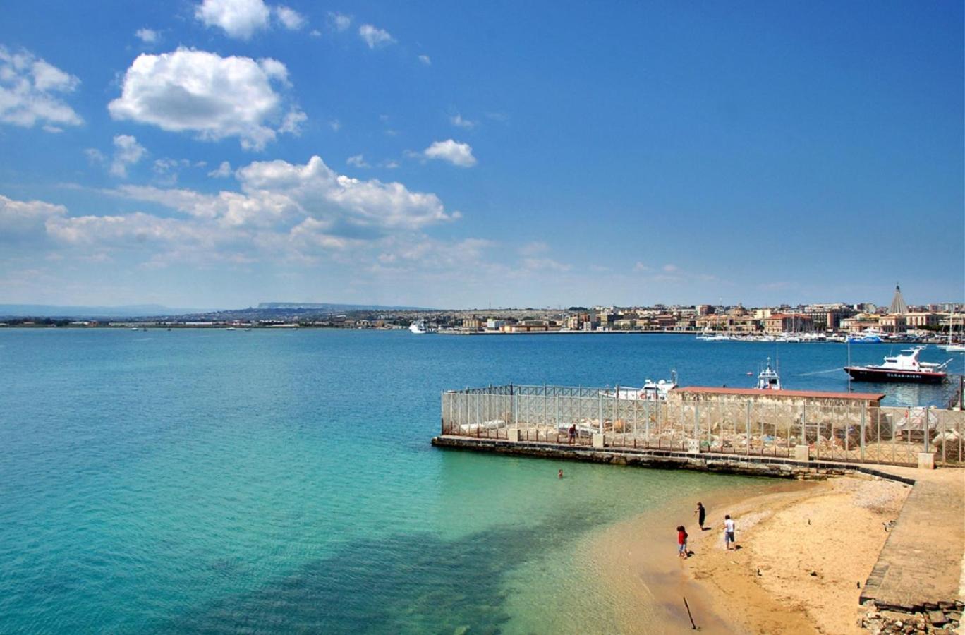 Independent Room Near Ortigia Island Syracuse ภายนอก รูปภาพ